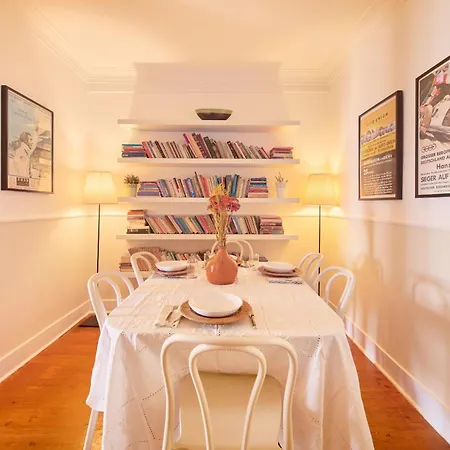 Bairro Alto Retreat With Balcony * Lizbona