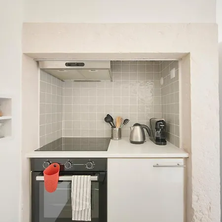 Апартаменты Bairro Alto Retreat With Balcony